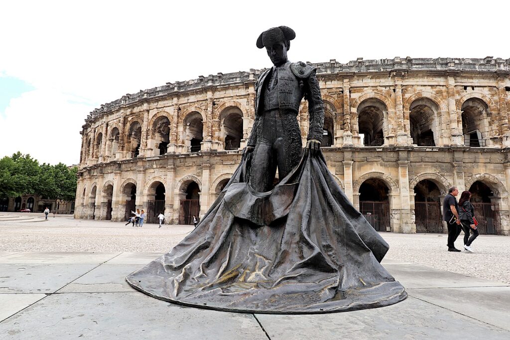 statue, collesseum, monument, bronze, historical, building, nimes, france, arenes de nimes, torero, bullfighting, the unesco world heritage, tribute, roman, ancient architecture, tourist, gard, nimes, nimes, nimes, nimes, nimes